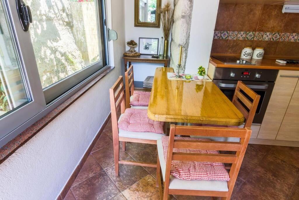 Garden Apartment- Near Sea 2 ドブロタ エクステリア 写真