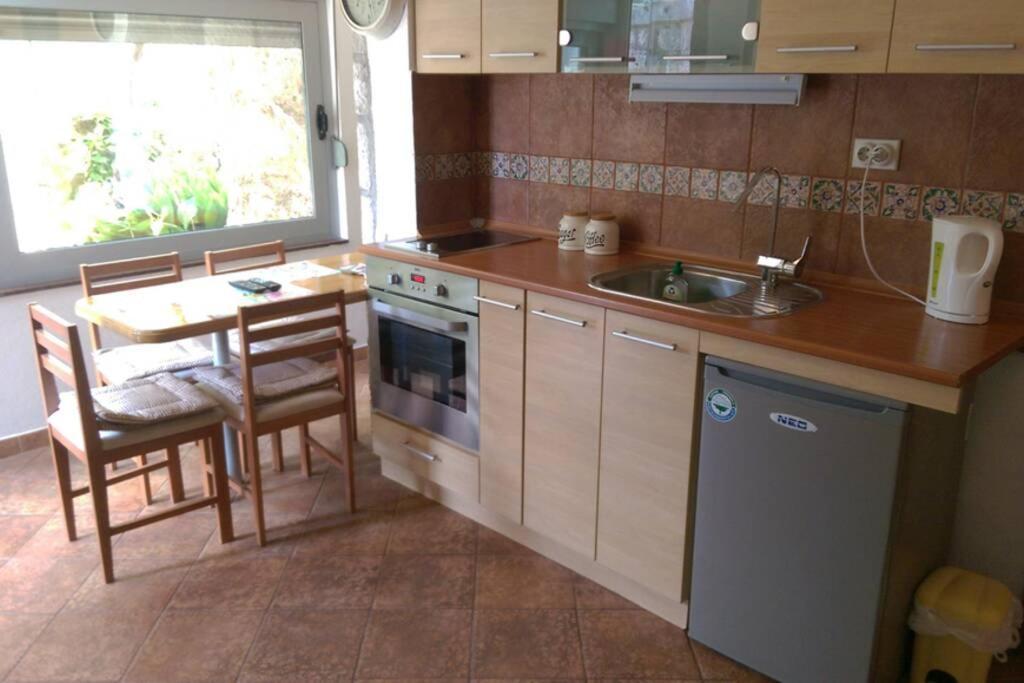 Garden Apartment- Near Sea 2 ドブロタ エクステリア 写真