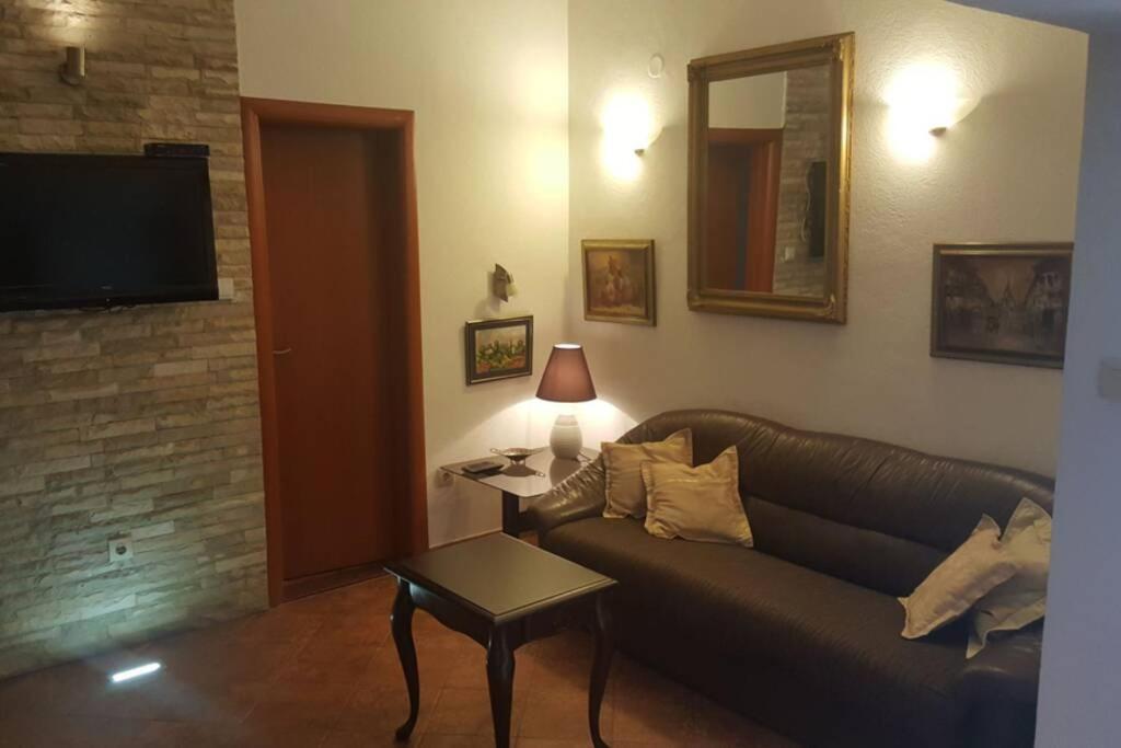 Garden Apartment- Near Sea 2 ドブロタ エクステリア 写真